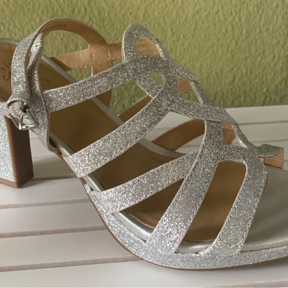 NEW Naturalizer Glittering Silver Strappy Heels